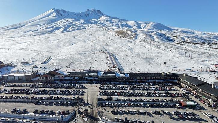Erciyes'te hafta sonu yoğunluğu