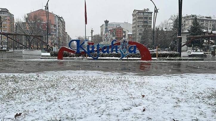 Kütahya’da kar yağışı