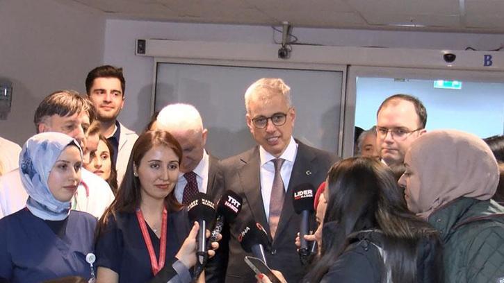 Sağlık Bakanı Memişoğlu, yeni yılın ilk bebeklerini ziyaret etti