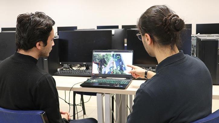 Hacettepeli öğrencilerden afetler için ödüllü yapay zeka destekli dron filosu projesi