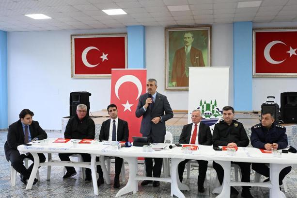 Edirne Valisi Sezer, İpsala’da muhtarlar ve vatandaşlar ile bir araya geldi