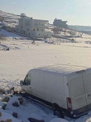 Gercüş’te minibüs şarampole yuvarlandı: 3 yaralı