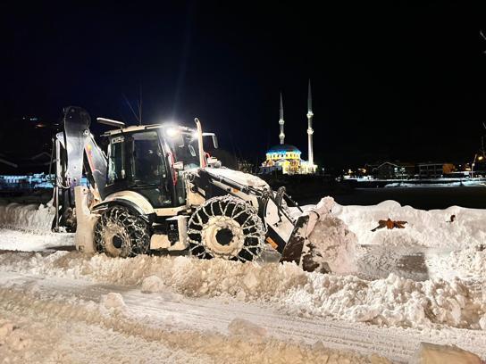 Uzungöl’de festival öncesi kar mesaisi