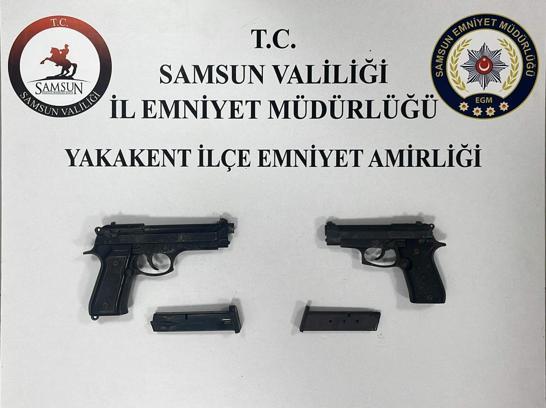 Yakakent'te ruhsatsız silah ele geçirildi