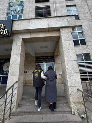 Otel odasında bıçaklı gaspa tutuklama