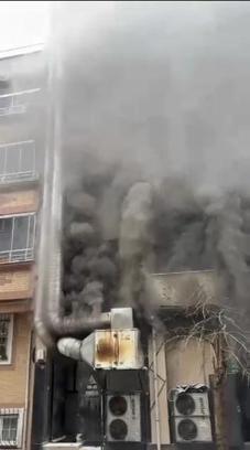 İstanbul - Bayrampaşa'da restoranın bacasında yangın çıktı; bina tahliye edildi