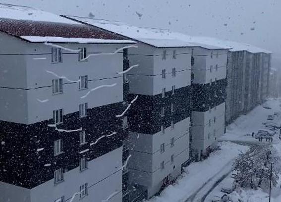 Bitlis'te kardan kapanan 125 köy ve mezra yolu ulaşıma açıldı