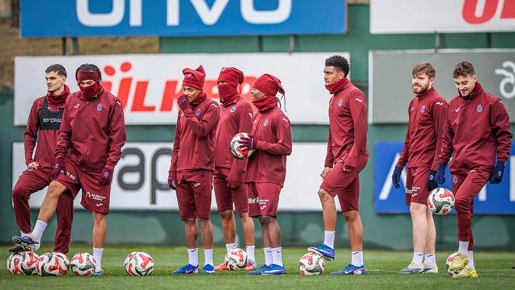 Trabzonspor’da Fenerbahçe maçı hazırlıkları sürüyor