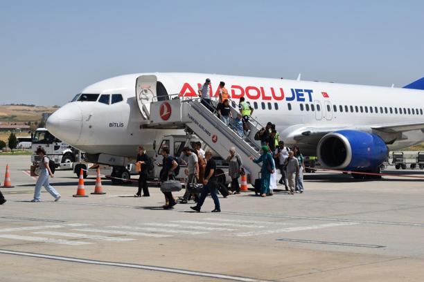 Batman Havalimanı'nı bir ayda 71 bin yolcu kullandı