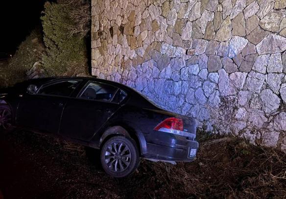 Otomobil şarampole düştü: 3 yaralı