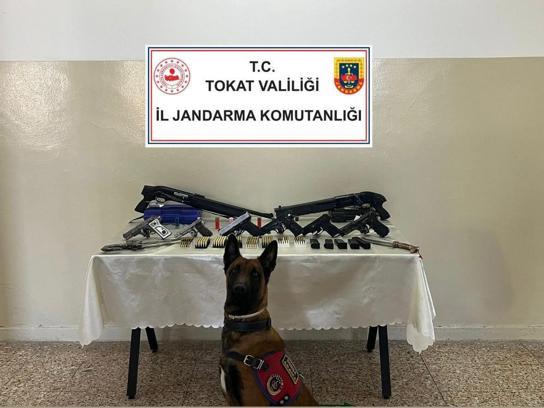 Tokat’ta silah ve mühimmat kaçakçılığı operasyonu: 5 gözaltı