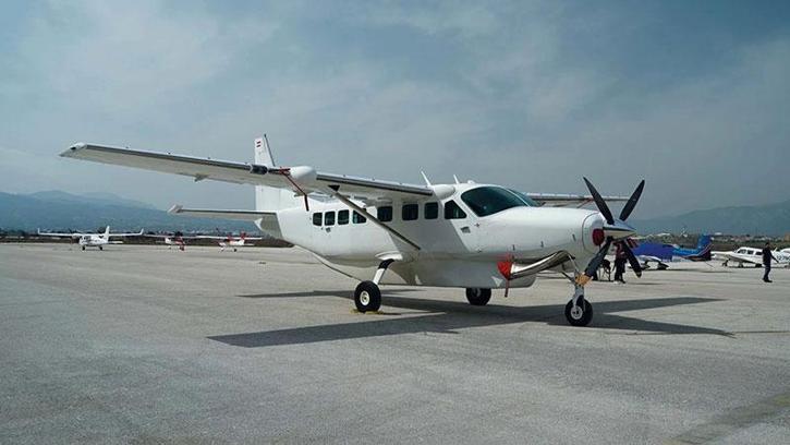 Endonezya'da uçağa silahlı saldırı: 2 ölü