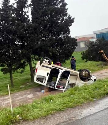 Takla atan otomobilde sürücü yaralandı