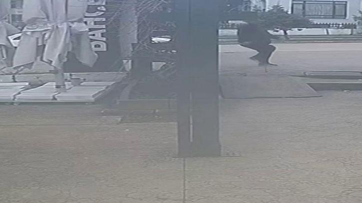 Tabancayla ayağından vuruldu; o anlar kamerada