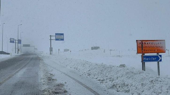 Kayseri-Erciyes kara yolu trafiğe kapatıldı