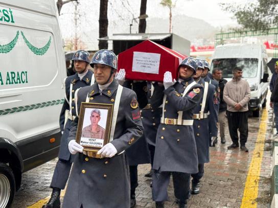 Kanserden ölen emekli astsubay toprağa verildi