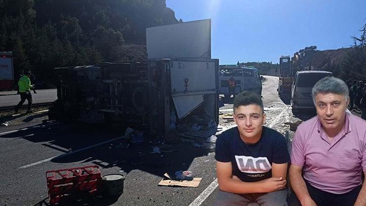 Minibüsle çarpışan kamyonetin sürücüsü ile oğlu öldü