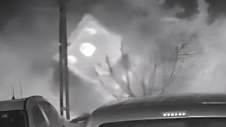 Kamyonun şarampole devrildiği kaza kamerada; 1 yaralı