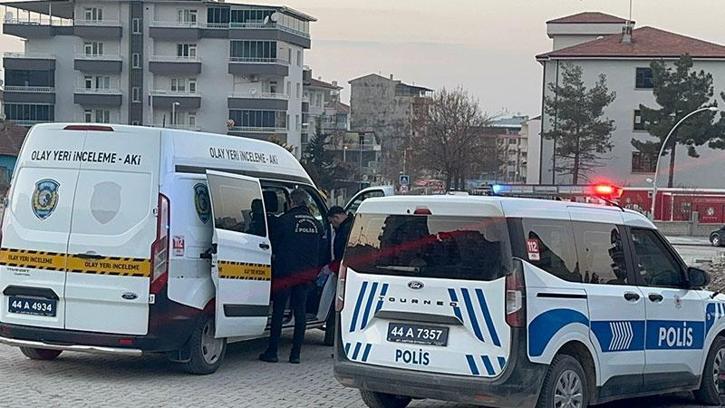 Malatya'da bıçaklı kavga; 2 ağır yaralı