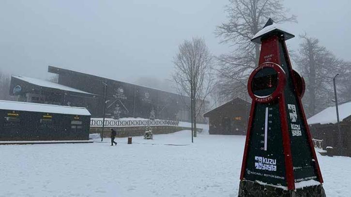 Kartepe'de kar yağışı etkili oldu