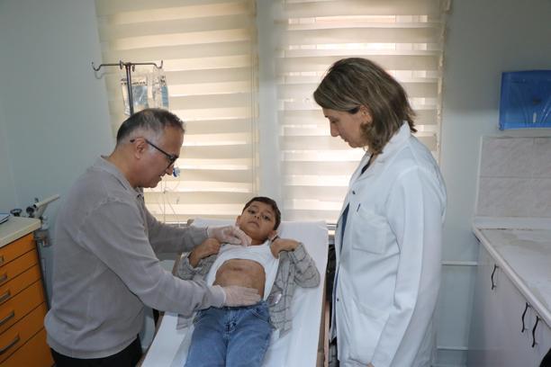 Tesadüfen fark edilen nadir hastalık ameliyatla tedavi edildi - dha.com.tr