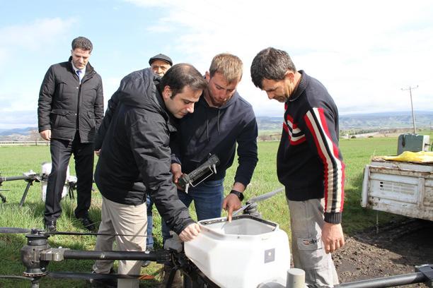 Manisa'da zirai ilaçlama dronu ile üretim alanlarında çalışma yürütülecek