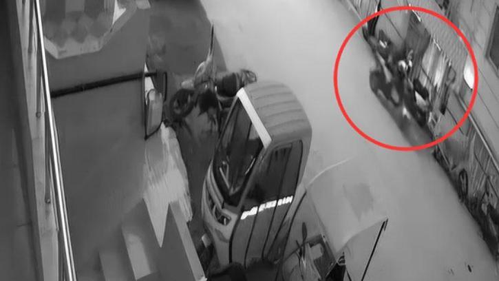 İftar saatinde motosiklet hırsızlığı kamerada