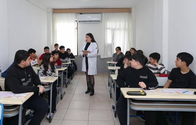 Büyükşehir kurs merkezlerinde öğrenciler sınavlara hazırlanıyor