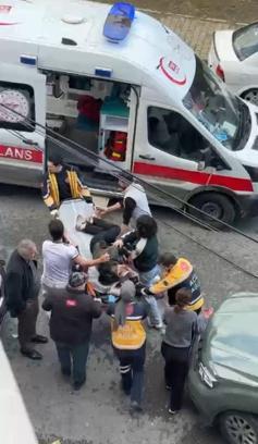 İstanbul - Sultangazi’de boşanma aşamasında olduğu eşinin sevgilisini başından bıçakladı