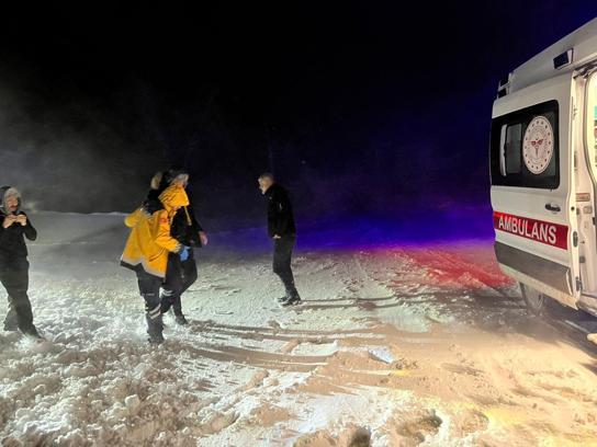 Vardiya değişimi sonrası tipide mahsur kalan işçiler, 7 saatte kurtarıldı