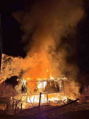 İki katlı ahşap evde yangın