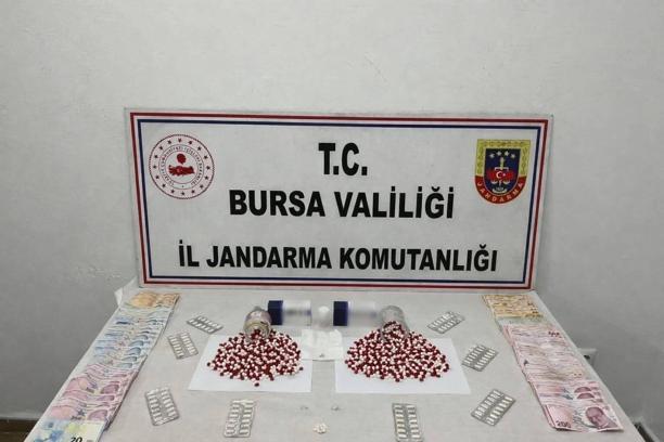 Bursa’da bin 30 adet sentetik uyuşturucu hap ele geçirildi
