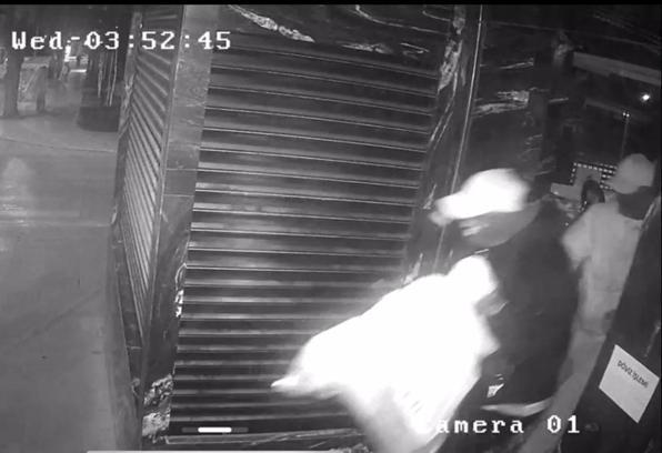 Bilecik’te kuyumcu soygunu; o anlar kamerada