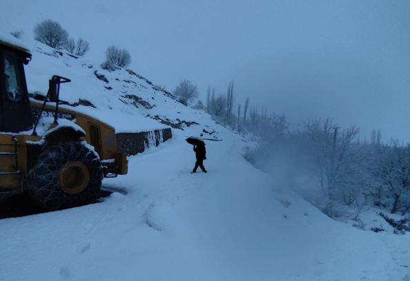 Sason’da kar yağışı nedeniyle 15 köy yolu ulaşıma kapandı