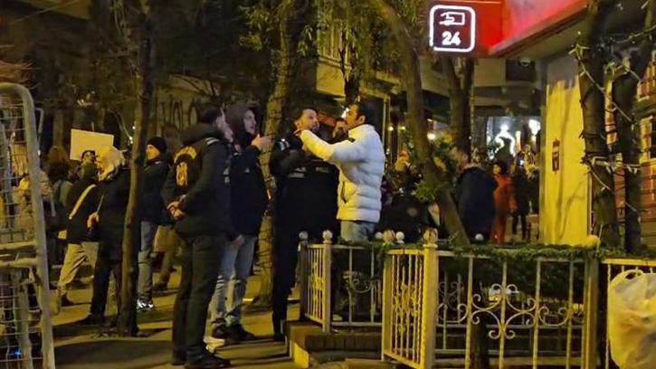 Oyuncu Ufuk Bayraktar ile 8 Mart yürüyüşündeki kadınlar arasında gerginlik