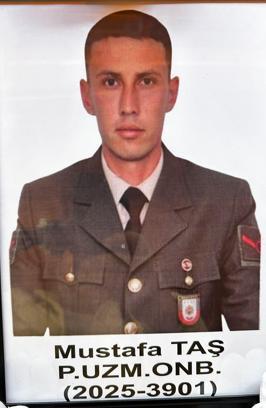 Trafik kazasında ölen uzman onbaşı toprağa verildi