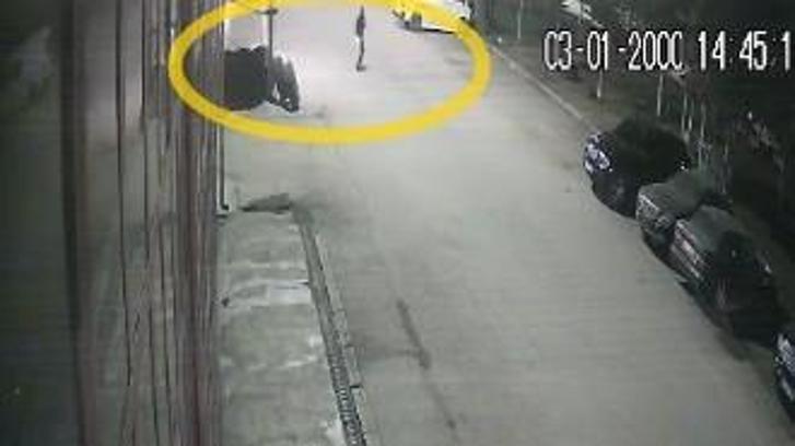 Çorum'da lastikçi dükkanının kundaklama anı kamerada