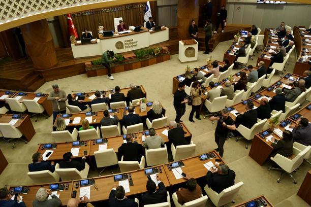 Böcek'in kurduğu esnaf dairesi için kapatma teklifi