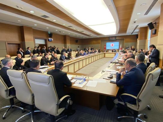 Doğum izni ve sosyal medya teklifinin komisyon görüşmeleri bayram sonrasına kaldı