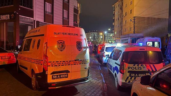 Baba ve ağabeyini tabancayla öldürüp babaannesini yaralayan şüpheli tutuklandı