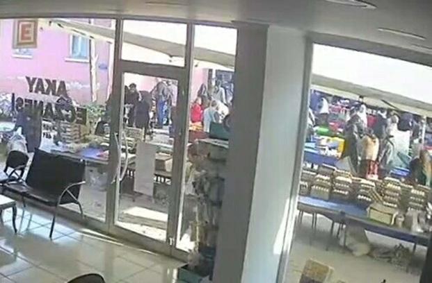 Bayram alışverişindeki kadının altın ve paralarını çalan çifte tutuklama