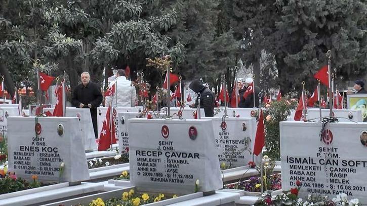 Edirnekapı Şehitliği'nde hüzünlü bayram arifesi