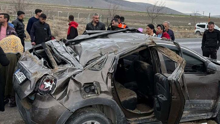 Konya'da otomobil takla attı: 1 ölü, 1 yaralı
