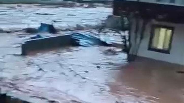 Şırnak’ta sağanak; dereler taştı, evleri su bastı