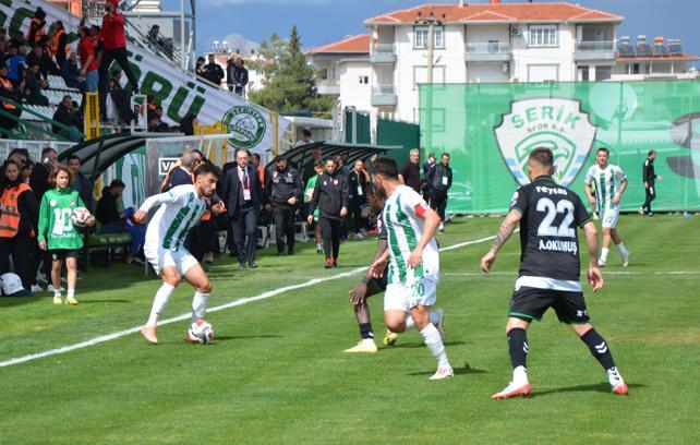 Serik Spor, taraftarına çifte bayram yaşattı: 2-0