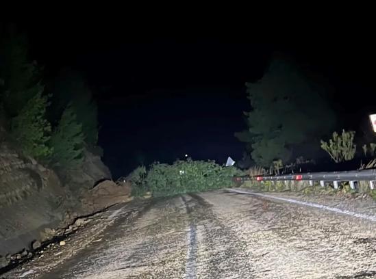 Adana-Aladağ kara yolu heyelan nedeniyle kapandı