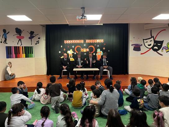 Gazilerden minik öğrencilere vatan sevgisi dersi