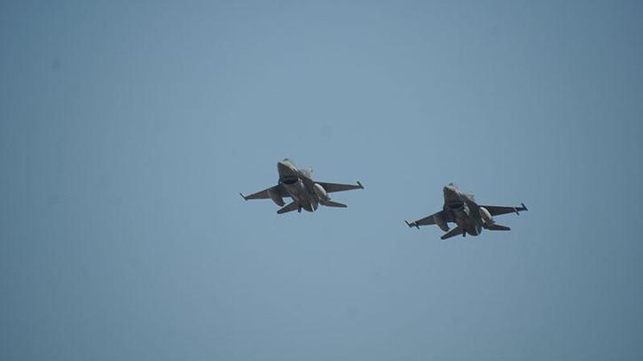 Edirne'de F-16 ve Bayraktar Akıncı'dan prova uçuşu