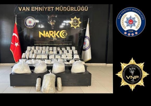 Van’da kamyonette 90 kilo 600 gram uyuşturucu ele geçirildi
