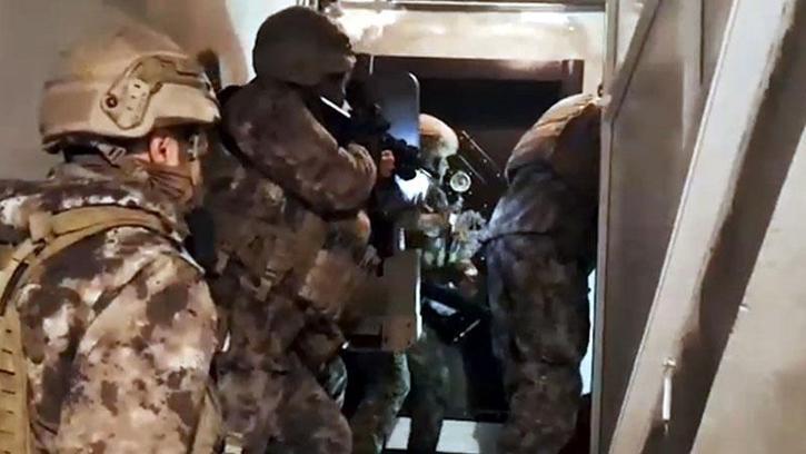 Bitlis'te uyuşturucu satıcılarına operasyon: 10 tutuklama